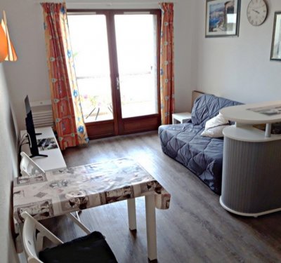 Appartement F2 piscine 2tennis terrain boules