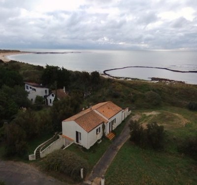 Villa dans un site exceptionnel à 50 m plage