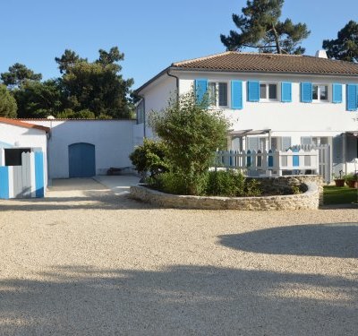 Maisonnette avec terrasse, neuve
